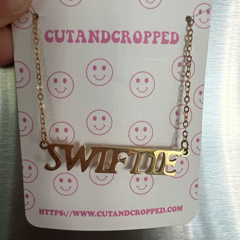 Cutandcropped Gold 'SWIFTIE’' Script Name Necklace